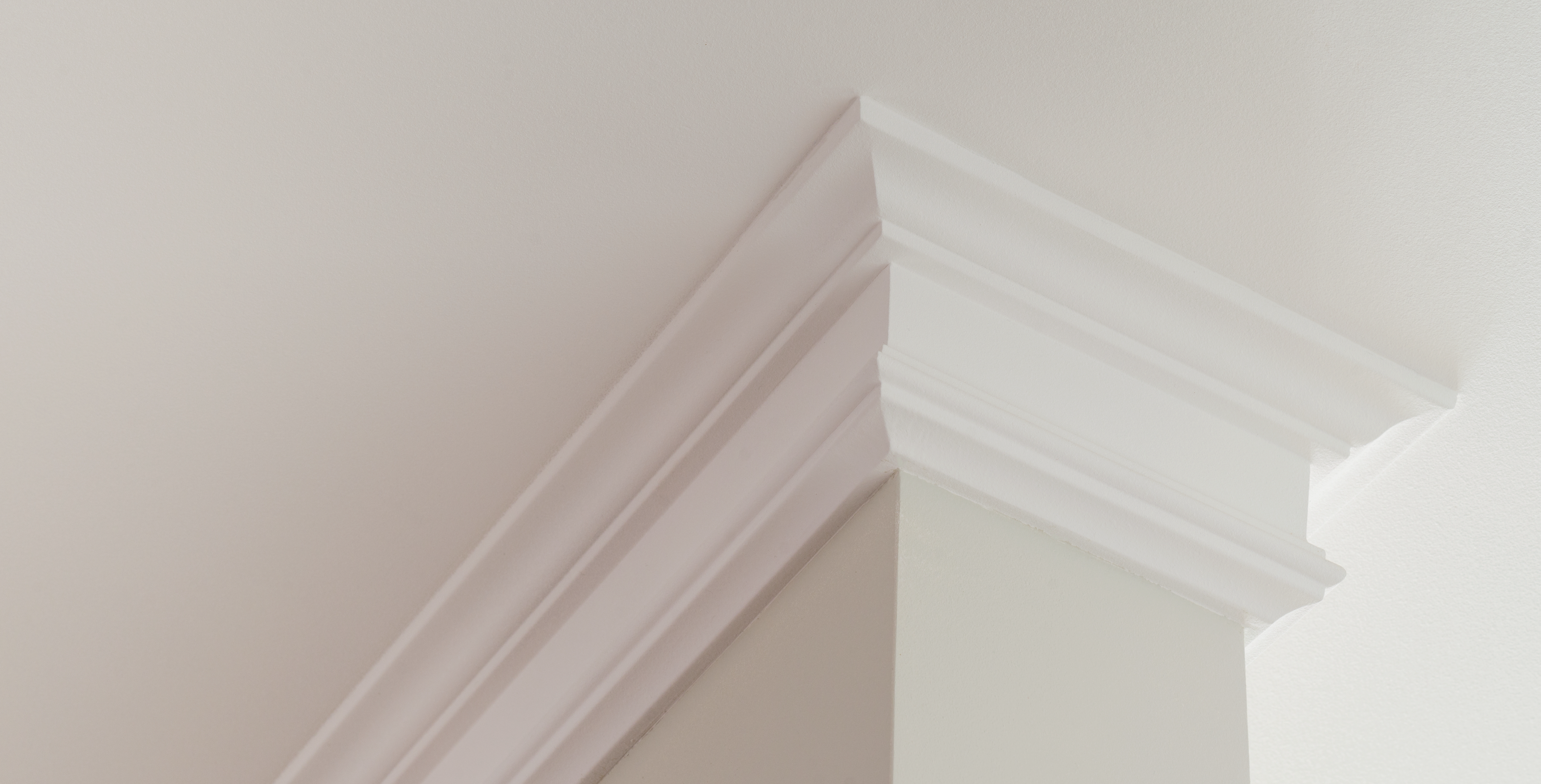 Cornicing paint